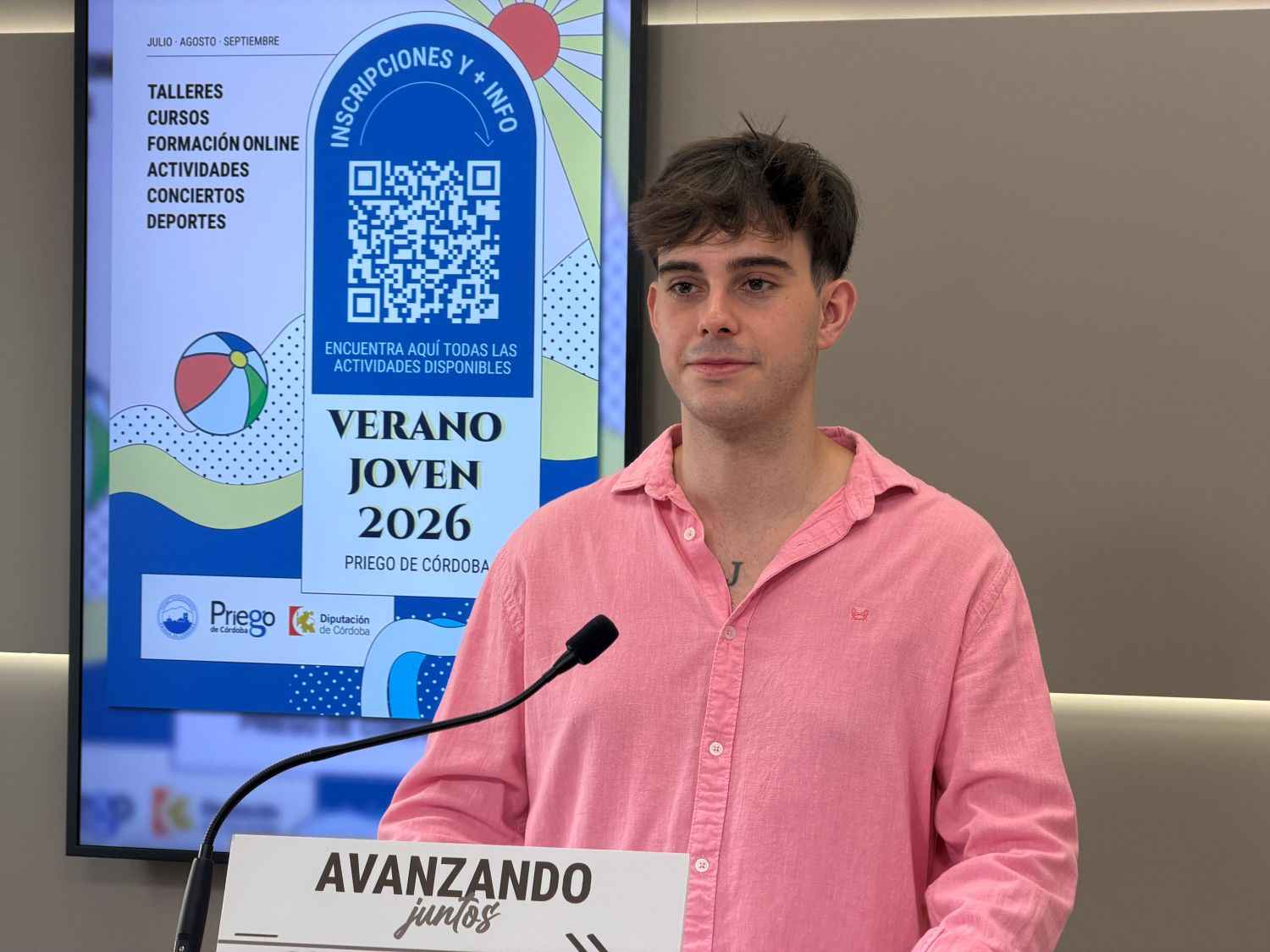 Jorge González durante la presentación del programa de verano.