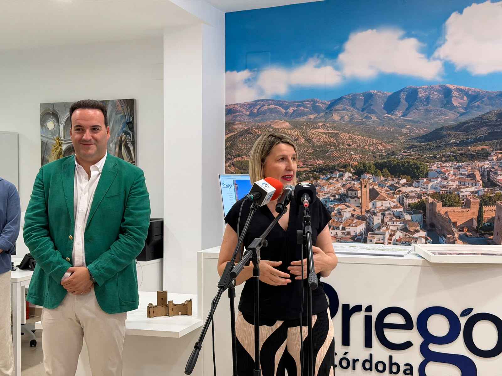 Priego inaugura su nueva Oficina de Turismo.