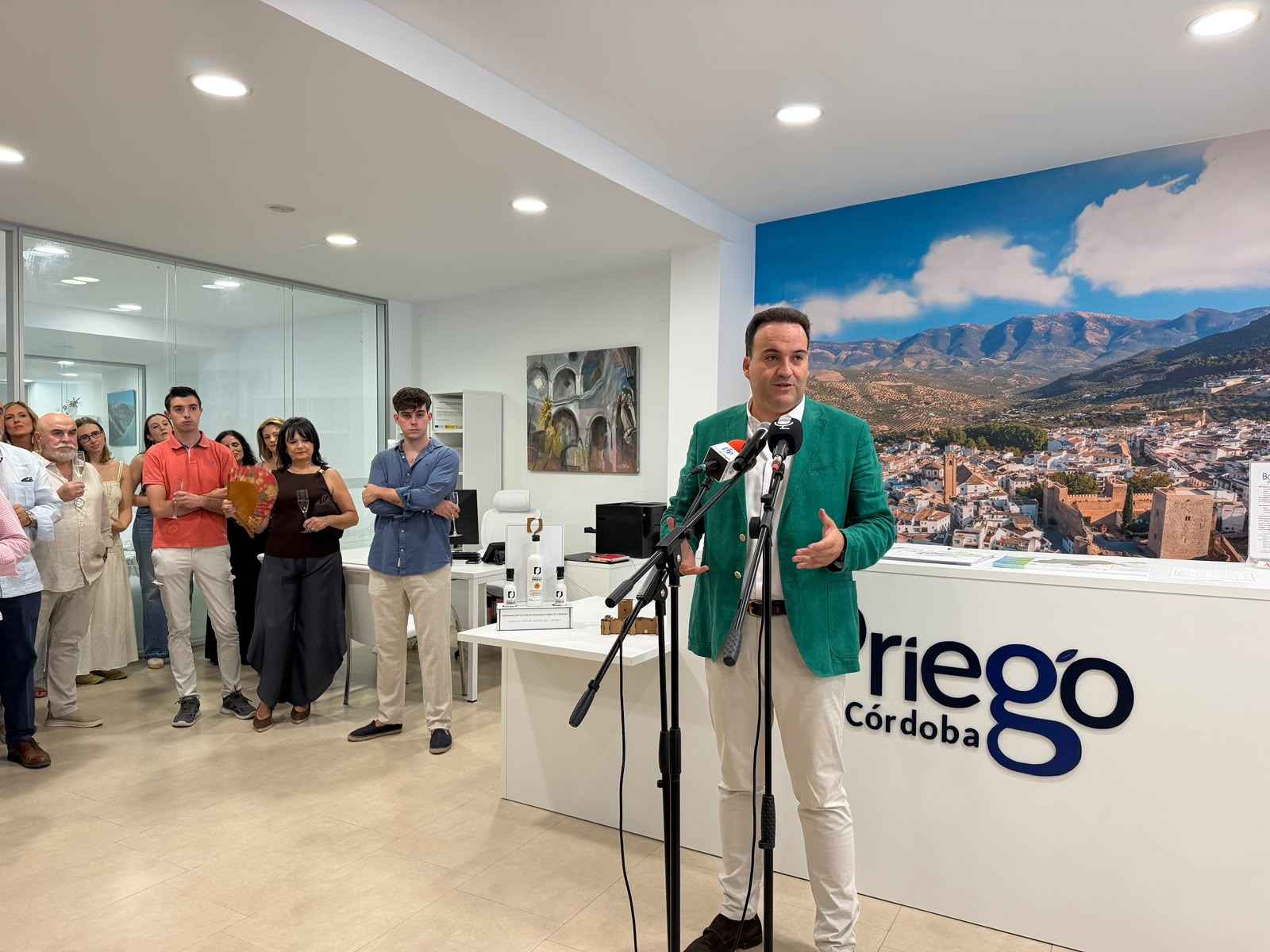 Priego inaugura su nueva Oficina de Turismo.