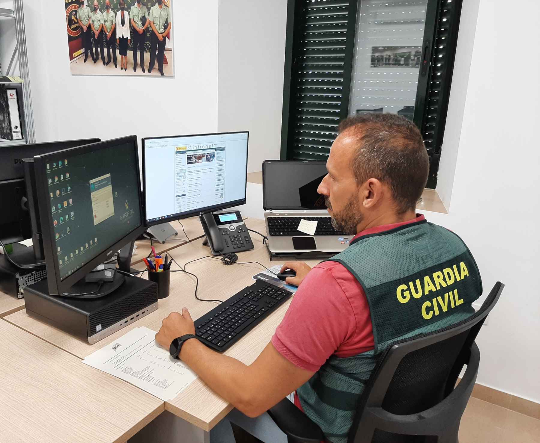 A los implicados se les atribuyen presuntos delitos de estafa, falsedad documental, blanqueo de capitales, descubrimiento y revelación de secretos y pertenencia a grupo criminal.