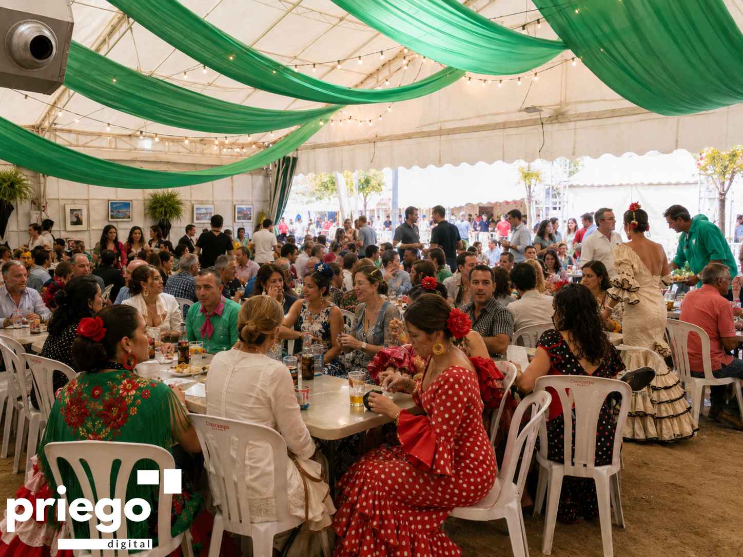 Ambiente en una caseta en la Feria Real de Priego de Córdoba.