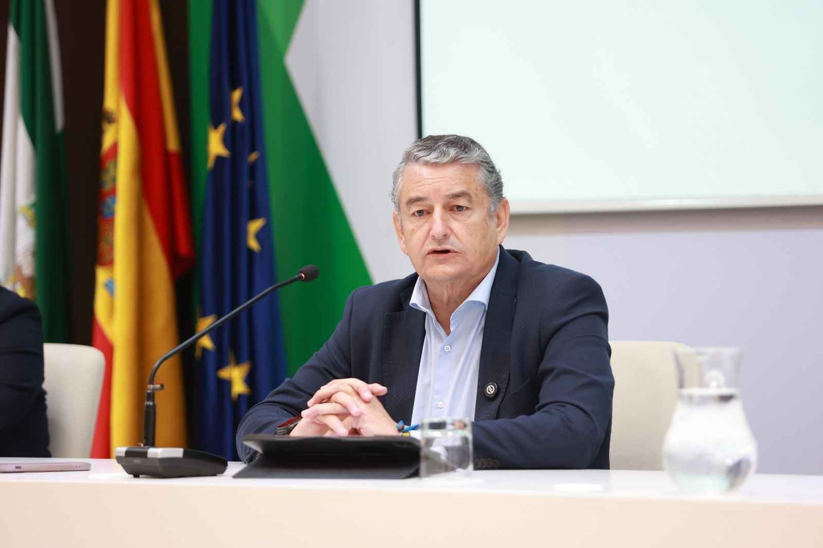 Antonio Sanz, vicepresidente primero de la Junta y consejero de Presidencia, Sanidad y Emergencias.