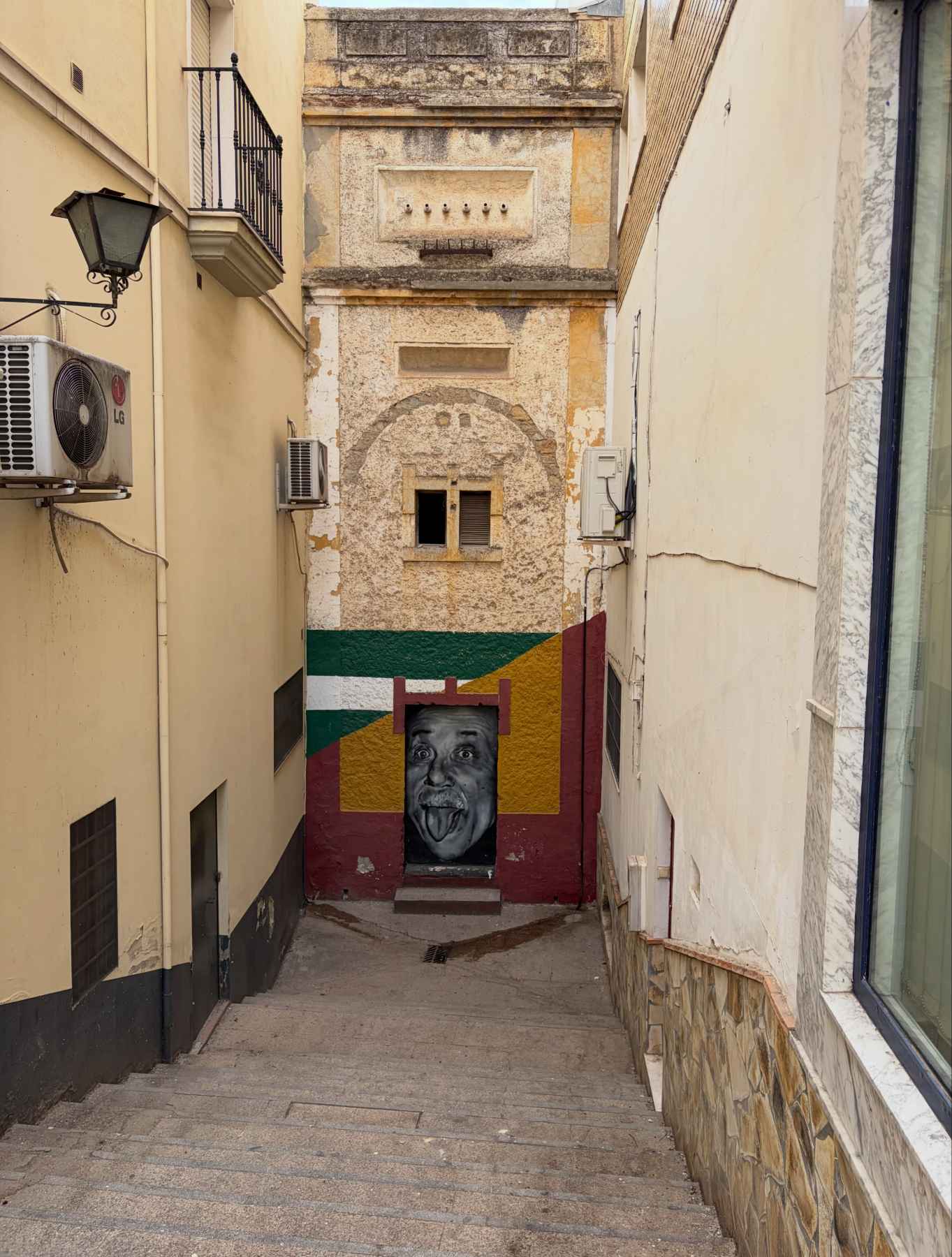 Las conocidas "escalerillas" de la calle Lozano Sidro.
