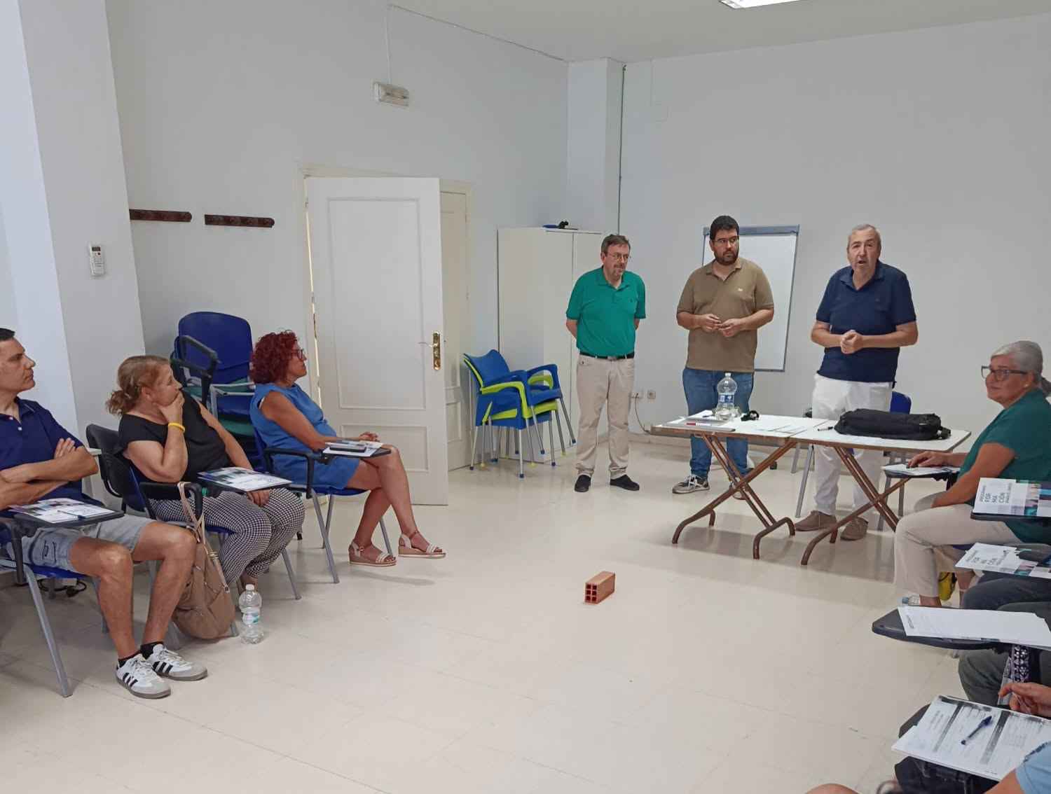 Presentación del programa a los participantes.