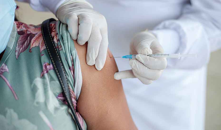Andalucía iniciará el 1 de octubre la campaña de vacunación frente a la gripe y la covid.