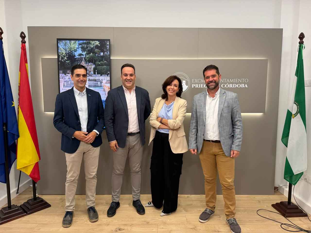 Los primeros ediles de Alcalá la Real, Priego de Córdoba y Loja junto a María Luisa Ceballos.
