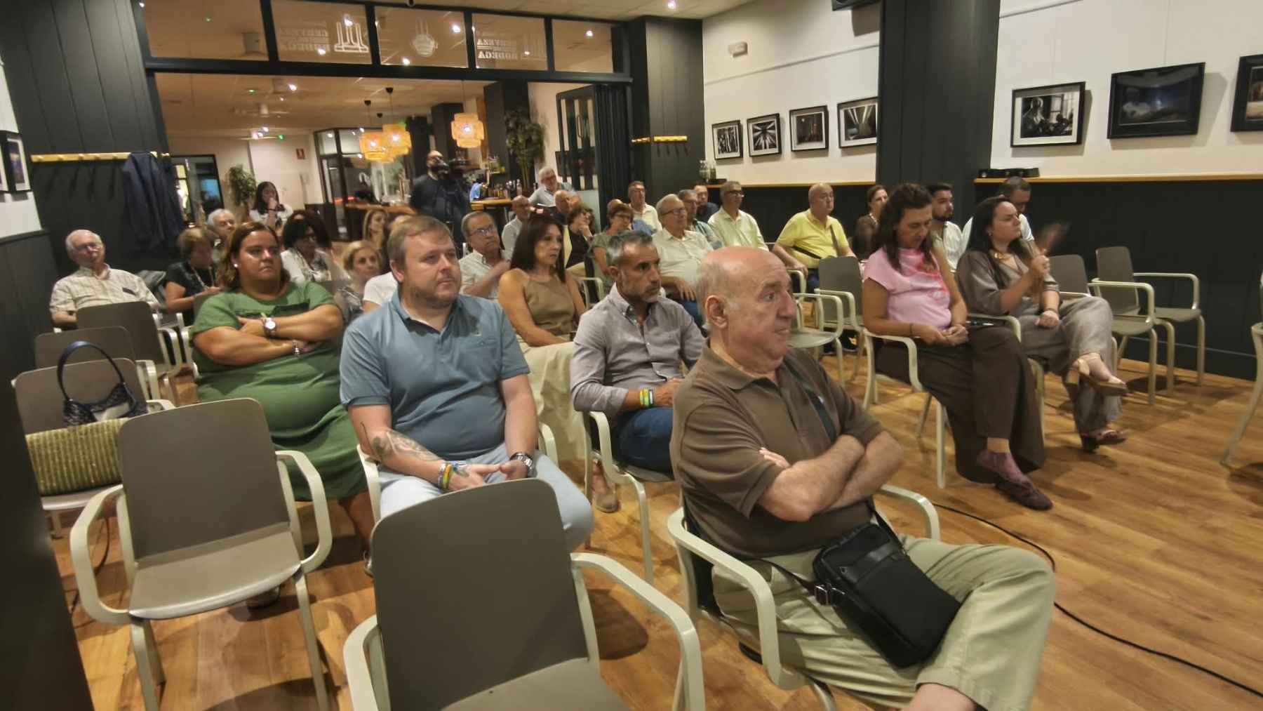 Asistentes al acto.
