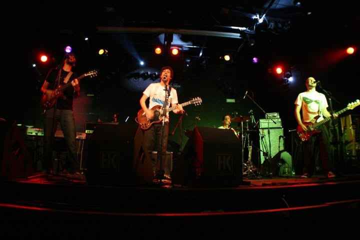 Nadir, durante uno de sus conciertos.