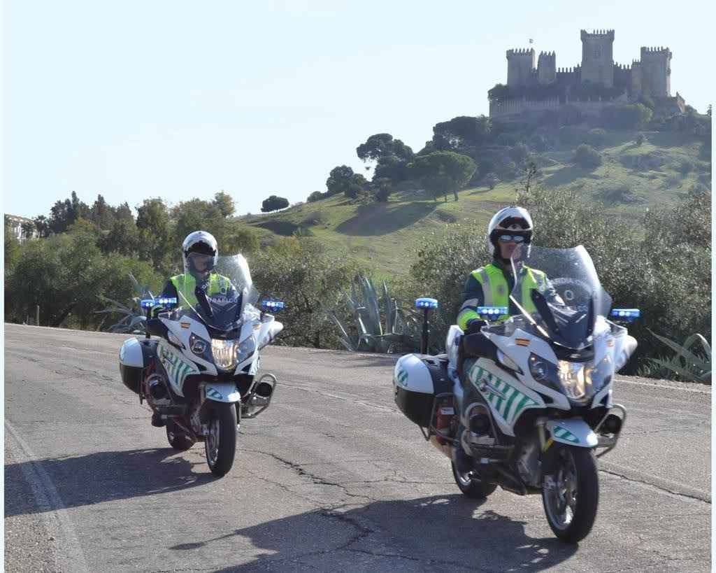Agentes de Tráfico de la Guardia Civil de Córdoba.