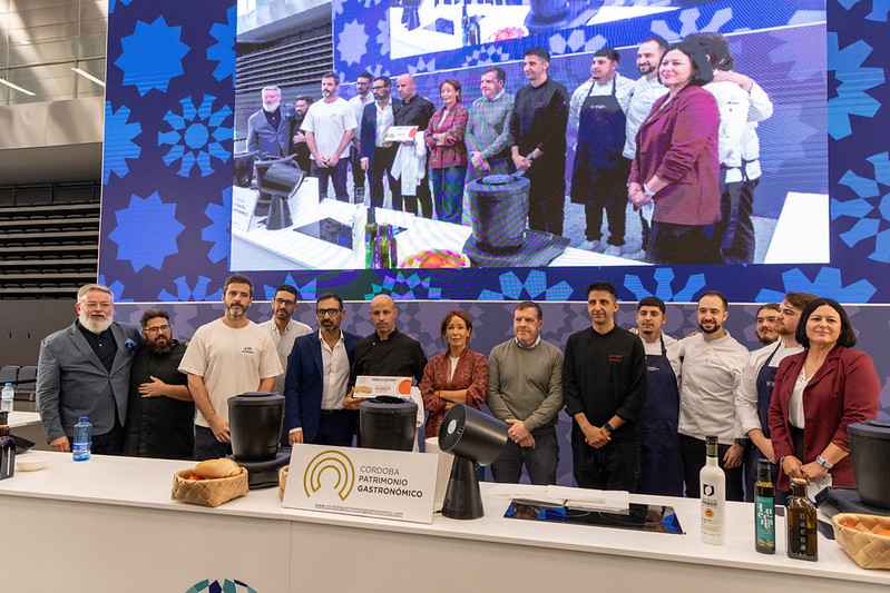 Participantes en una de las actividades gastronómicas de la Feria Sabor a Córdoba.