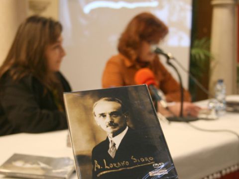 Belén Muñiz y María del Mar Domene durante la presentación del nuevo DVD de Lozano Sidro. (Foto: A. J. Sobrados)