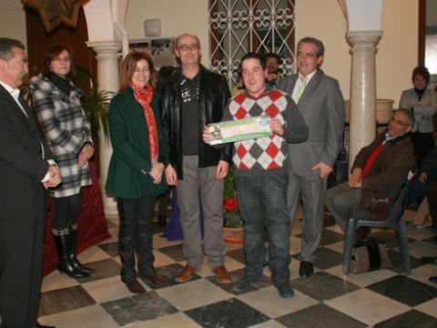 Antonio Ávila, primer premio de la campaña navideña "Mantenemos tu casa durante un año". (Foto: Cedida)