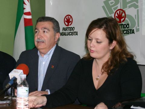 Juan Carlos Pérez Cabello y María José Rider durante la rueda de prensa ofrecida esta tarde. (Foto: R. Cobo)