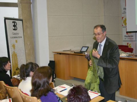 Feliu Marsal ayer durante la clase que impartió en la Cátedra Elio Berhanyer. (Foto: Cedida)