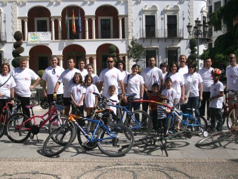 Participantes en el paseo en bicicleta. (Antonio J. Sobrados)