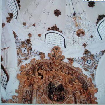 Cupula y parte superior de la capilla de Jesus Nazareno. Foto almanaque 1996. Cajasur