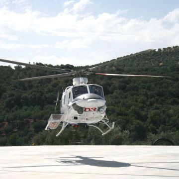 Helicóptero en el CEDEFO de Carcabuey. (Foto: Antonio J. Sobrados)