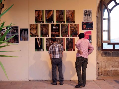 La exposición recoge fotografías de cavidades de gran belleza. (Foto: Antonio J. Sobrados)