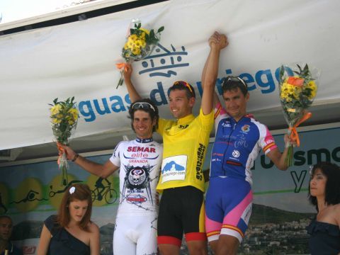 Podio de la II edición de la Vuelta Ciclista a la Subbética. (Foto: Antonio J. Sobrados)