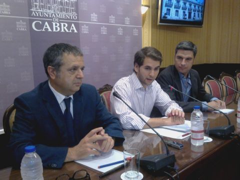 Fuentes, Priego y Lorite en su comparecencia ante los medios. (Foto: J. Moreno)