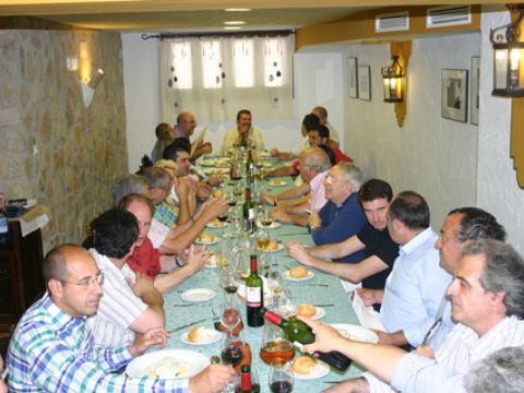 Asistentes a la comida celebrada en el restaurante La Noria. (Foto:Cedida)
