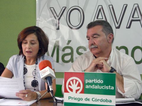 Ana Rogel y Juan Carlos Pérez Cabello, ayer durante su comparecencia ante los medios. (Foto: R. Cobo)