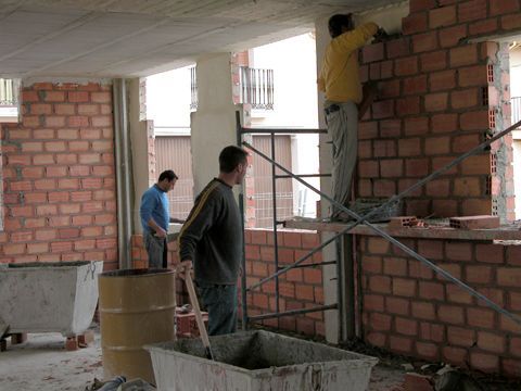 El sector de la construcción sigue siendo uno de los más afectados por el desempleo. (Foto: R. Cobo)