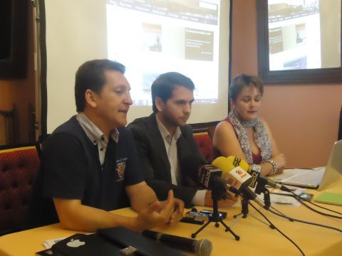 Casas, Priego y Molina presentando oficialmente el portal. (Foto: J. Moreno)