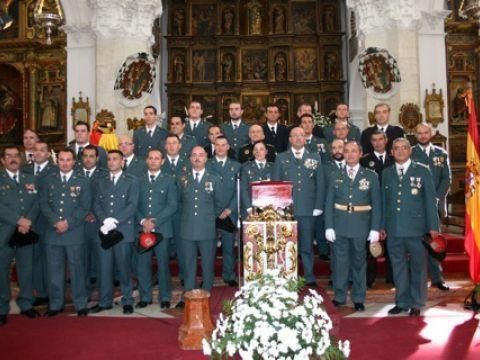 Agentes de la Guarcia Civil y Policía Local de Priego. (Foto: Manuel Carrillo)