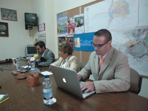 Jiménez, Gutiérrez y Aguilera en la presentación de los cursos. (Foto: J. Moreno)