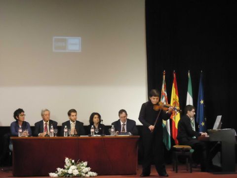 Recital de apertura del acto académico a cargo del violinista Carlos Martínez y el pianista Rafael Mena. (Foto: J. Moreno)