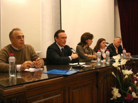 Diego Martínez, José Carlos Gómez, Mª Luisa Ceballos, Mª Carmen Pacheco y José Cosano durante el acto. (Foto: A.J.S.) 