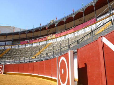 Vista general del tendido y palcos de sombra de Las Canteras. (Foto: R. Cobo)