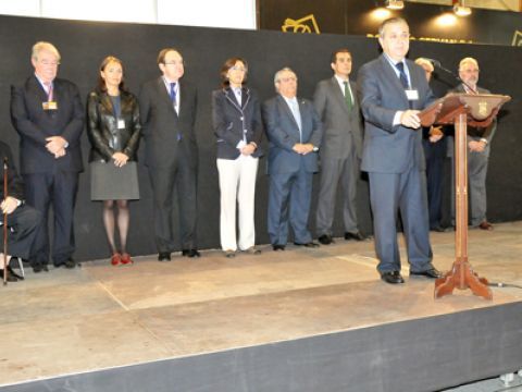 Fuentes durante su intervención en la inauguración del XXVII Salón Monográfico de la joyería cordobesa. (Foto: Cedida)