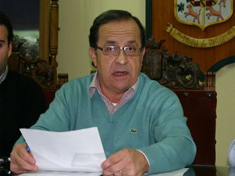 Miguel Forcada, concejal delegado de Educación, durante la presentación de la apertura de la Guardería Temporera. (Foto: R. Cobo)