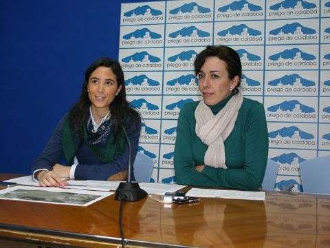 Cristina Casanueva y María Luisa Ceballos durante la rueda de prensa ofrecida esta mañana. (Foto: R. Cobo)