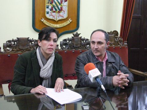 María Luisa Ceballos y Juan Manuel Luque durante la comparecencia ante los medios celebrada ayer lunes. (Foto: Cedida)