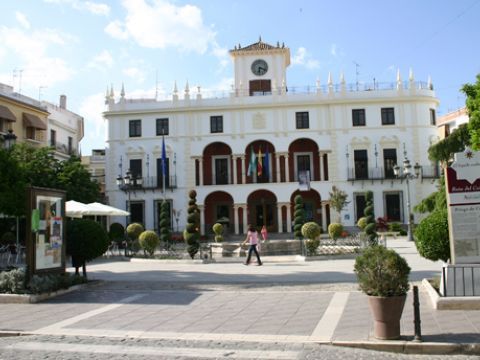 Panorámica del Palacio Consistorial prieguense. (Foto: R. Cobo)