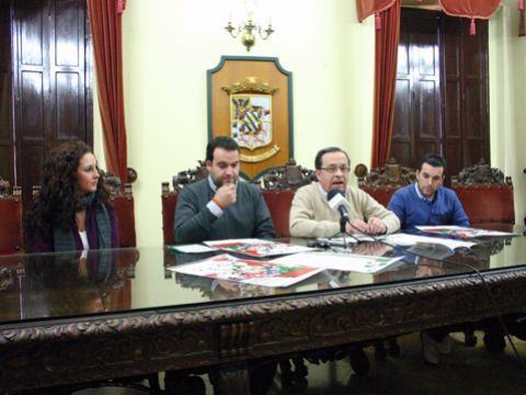 María del Carmen Abad, Juan Ramón Valdivia, Miguel Forcada y Joaquín Sáez durante la rueda de prensa celebrada ayer. (Foto: R. Cobo)