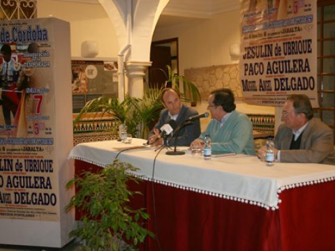 Fermín Vioque, Miguel Forcada y Manuel Marín durante el acto de presentación del cartel. (Foto: Manuel Carrillo)