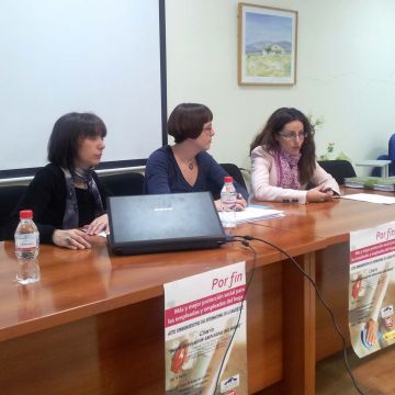 Marga AMores, Vera Martín y Marizel Valderrábano durante la conferencia. (Foto: Antonio J. Sobrados)