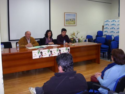 Altamirano, Asensio y Rodríguez ayer durante el acto celebrado por IULV-CA. (Foto: R. Cobo)