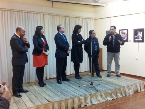 Autoridades de ambos municipios junto a miembros de AFA en la inauguración de la muestra. (Foto: Antonio J. Sobrados)
