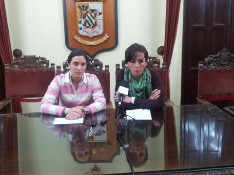 Casanueva y Ceballos durante su comparecencia ante los medios. (Foto: Antonio J. Sobrados)