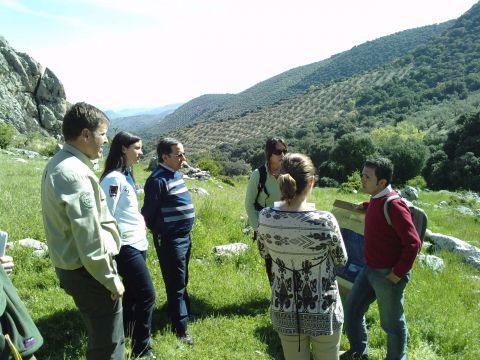 Imagen de la visita al sendero de La Tiñosa. (Foto: Cedida)