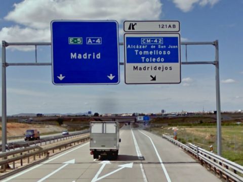 La autovía A-4 a su paso por la localidad toledana de Madridejos. (Foto: Cedida)