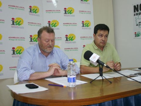Francisco del Caño y Manuel Rodríguez ayer, durante su comparecencia ante los medios. (Foto: R. Cobo)