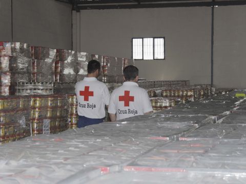 Más de 28.600 personas se benefician de un nuevo reparto de comida de Cruz Roja. (Foto: Cedida)