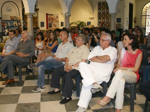 Autoridades y participantes en las mesas redondas celebradas el pasado sábado. (Foto: R. Cobo)