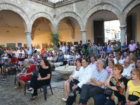Numeroso público se dio cita en las Carnicerías Reales. (Foto: R. Cobo)